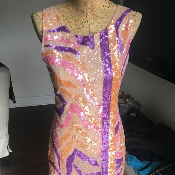 Dress - Picture 1 of 4